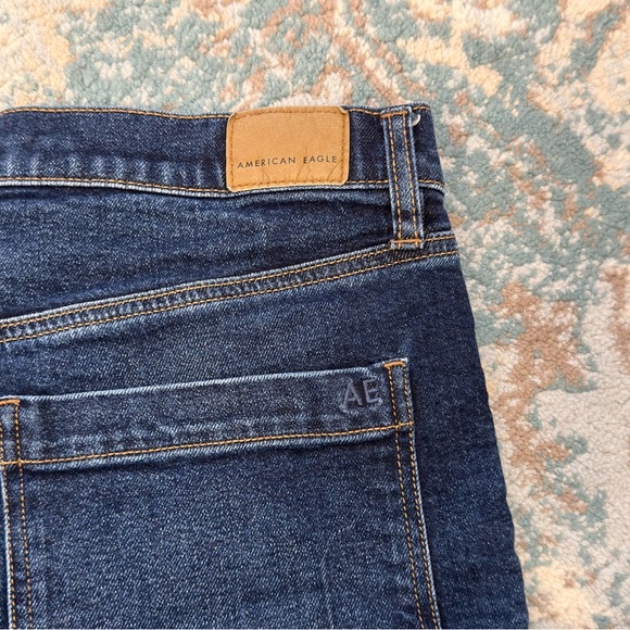 American Eagle AE Strigid Super High-Waisted Relaxed Denim Short - Picture 9 of 10